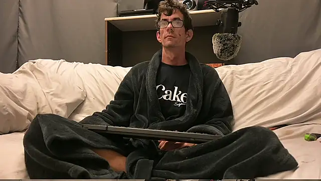 joeiandola online show from 12-14-25, 04:34