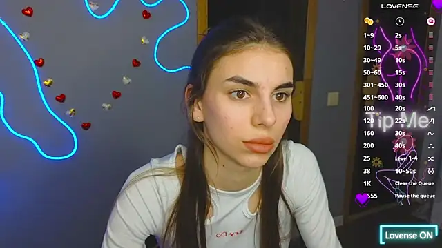 Snapshot of EmmyGreans chatting on 03-13-25, 03:39 EmmyGreans online show from 03-13-25, 03:39