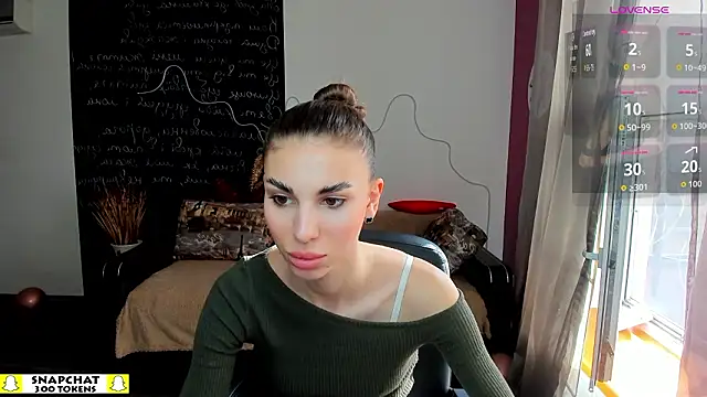 EmmyGreans online show from 03-27-26, 06:52