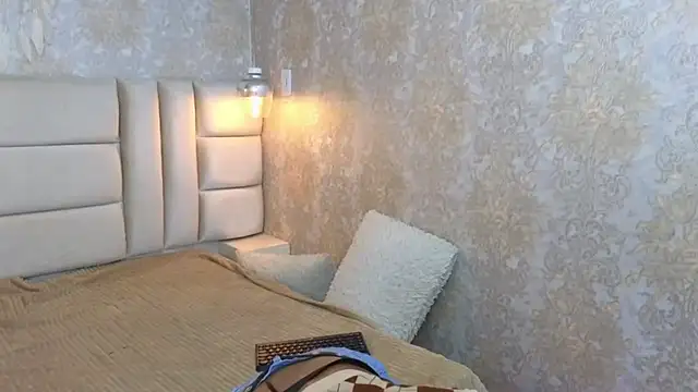 CrystalBrooke3x online show from 11-20-25, 06:29