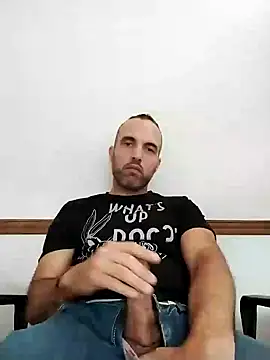 Snapshot of leon3875 chatting on 01-09-25, 03:12 leon3875 online show from 01-09-25, 03:12