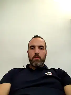 Snapshot of leon3875 chatting on 02-05-25, 03:42 leon3875 online show from 02-05-25, 03:42