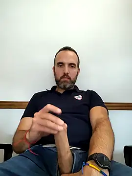 Snapshot of leon3875 chatting on 02-06-25, 03:20 leon3875 online show from 02-06-25, 03:20