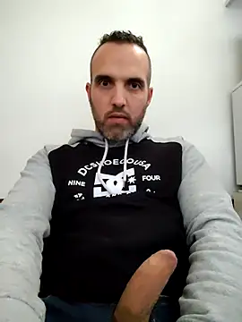 Snapshot of leon3875 chatting on 09-09-25, 03:22 leon3875 online show from 09-09-25, 03:22