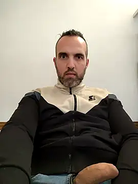 Snapshot of leon3875 chatting on 09-15-25, 03:34 leon3875 online show from 09-15-25, 03:34