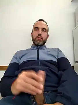 Snapshot of leon3875 chatting on 09-24-25, 03:26 leon3875 online show from 09-24-25, 03:26