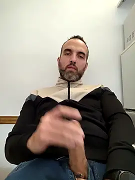 Snapshot of leon3875 chatting on 09-26-25, 03:05 leon3875 online show from 09-26-25, 03:05