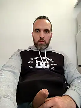 Snapshot of leon3875 chatting on 09-30-25, 03:28 leon3875 online show from 09-30-25, 03:28