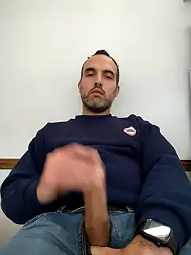 Snapshot of leon3875 chatting on 10-14-25, 03:24 leon3875 online show from 10-14-25, 03:24