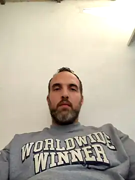 Snapshot of leon3875 chatting on 11-03-25, 03:46 leon3875 online show from 11-03-25, 03:46