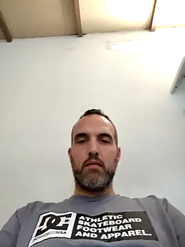 leon3875 online show from 11-26-25, 03:35