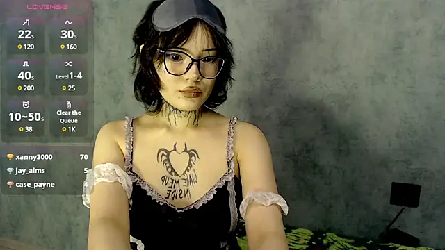 Snapshot of LizzieLight chatting on 12-10-24, 02:38 LizzieLight online show from 12-10-24, 02:38