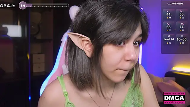 Snapshot of Triss_Moon chatting on 03-08-25, 10:00 Triss Moon online show from 03-08-25, 10:00