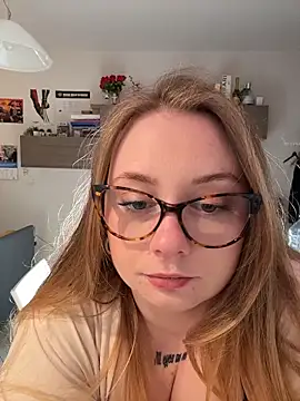 Snapshot of chloetarducci chatting on 03-13-26, 06:25 chloetarducci online show from 03-13-26, 06:25