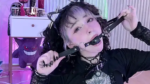 zephirahabney online show from 11-13-25, 04:06