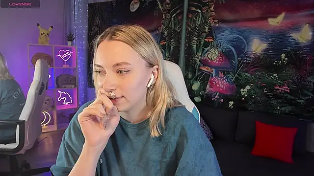 Snapshot of TiffanyBatson chatting on 12-20-24, 09:21 TiffanyBatson online show from 12-20-24, 09:21