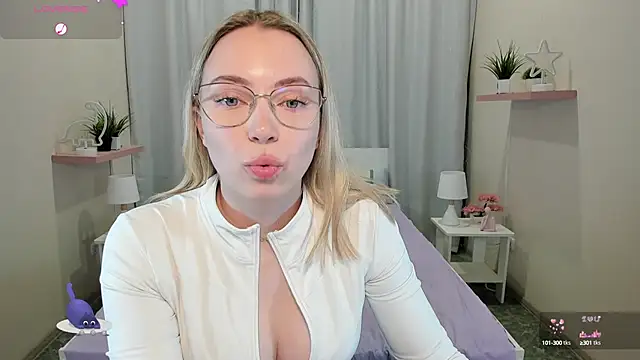 Snapshot of TiffanyBatson chatting on 01-08-25, 02:14 TiffanyBatson online show from 01-08-25, 02:14