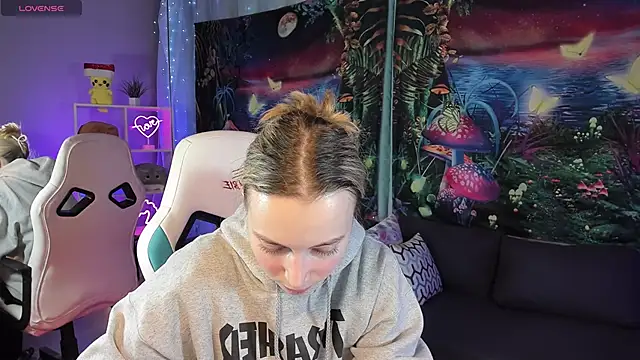 Snapshot of TiffanyBatson chatting on 02-24-25, 07:55 TiffanyBatson online show from 02-24-25, 07:55