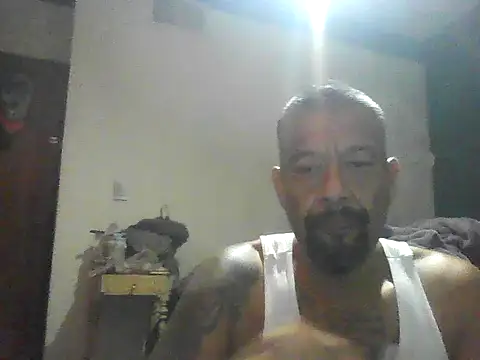 Snapshot of ElMasChingonMX chatting on 10-12-25, 10:09 ElMasChingonMX online show from 10-12-25, 10:09