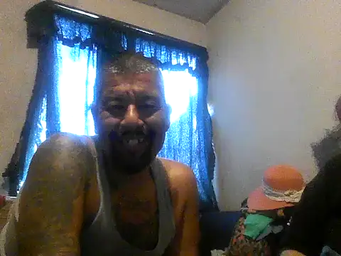 Snapshot of ElMasChingonMX chatting on 10-13-25, 05:24 ElMasChingonMX online show from 10-13-25, 05:24