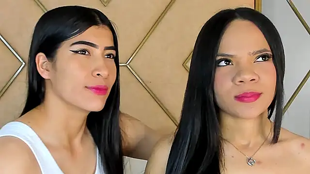 Snapshot of siara_and_zoe chatting on 08-04-26, 11:40 siara and zoe online show from 08-04-26, 11:40