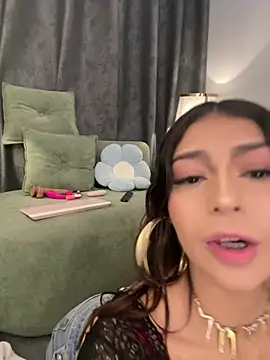 Snapshot of CHERRYY_BOMB_ chatting on 06-28-26, 06:36 CHERRYY BOMB online show from 06-28-26, 06:36