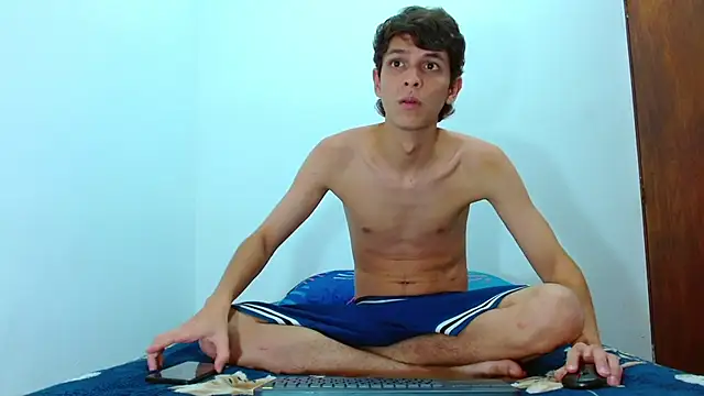 Snapshot of Lucho-Cole chatting on 06-20-26, 03:53 Lucho-Cole online show from 06-20-26, 03:53