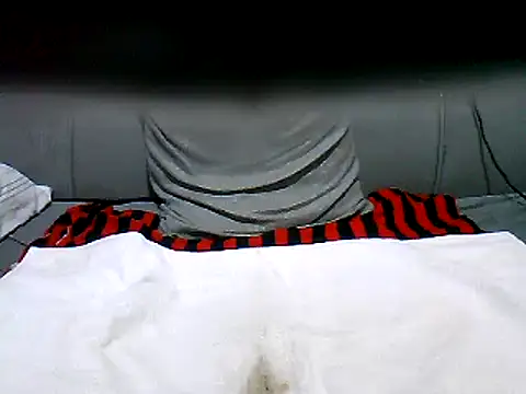 Snapshot of cutey-smile chatting on 03-13-25, 01:43 cutey-smile online show from 03-13-25, 01:43