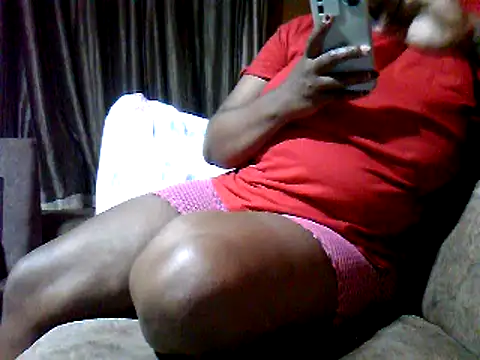 Snapshot of cutey-smile chatting on 03-17-25, 07:15 cutey-smile online show from 03-17-25, 07:15