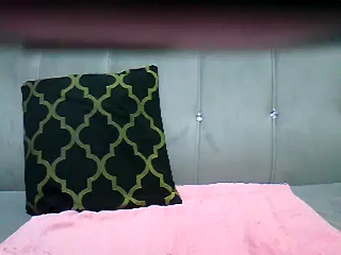 Snapshot of cutey-smile chatting on 03-21-25, 08:29 cutey-smile online show from 03-21-25, 08:29