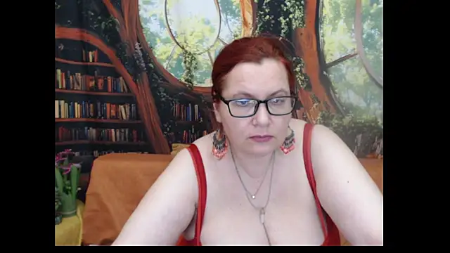 Snapshot of PlayfullMature chatting on 06-25-26, 06:01 PlayfullMature online show from 06-25-26, 06:01