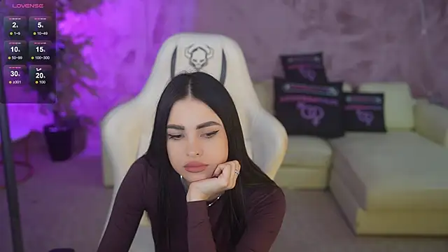 Tina Breeze online show from 11-18-25, 08:08