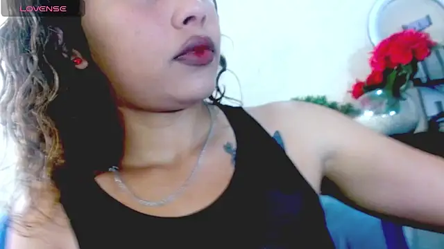 Snapshot of Eva_Hoot chatting on 04-24-26, 02:19 Eva Hoot online show from 04-24-26, 02:19