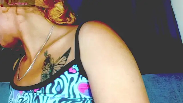 Snapshot of Eva_Hoot chatting on 05-13-26, 02:25 Eva Hoot online show from 05-13-26, 02:25