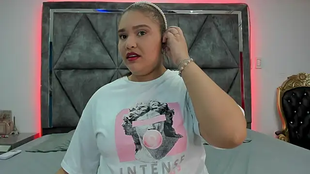 Snapshot of Danielaandximena chatting on 12-22-24, 02:49 Danielaandximena online show from 12-22-24, 02:49