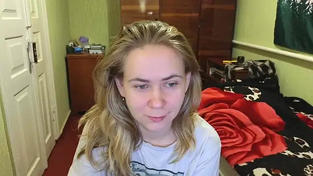 Riley Roo online show from 12-13-24, 06:49