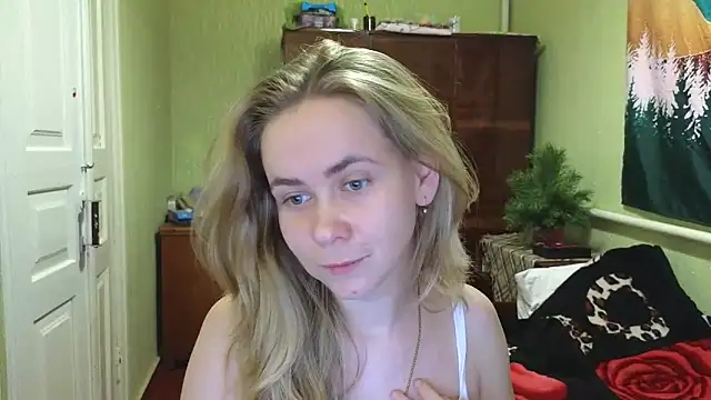 Riley Roo online show from 12-19-24, 05:08