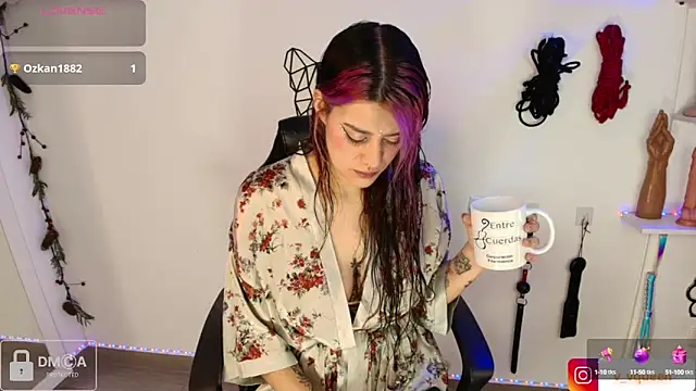 Violet-Queen online show from 12-21-24, 10:39