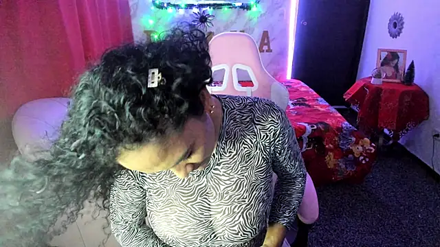 Snapshot of rayza_mature_154 chatting on 12-19-24, 10:53 rayza mature 154 online show from 12-19-24, 10:53
