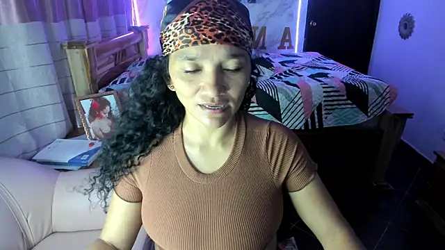 Snapshot of rayza_mature_154 chatting on 02-23-25, 12:30 rayza mature 154 online show from 02-23-25, 12:30