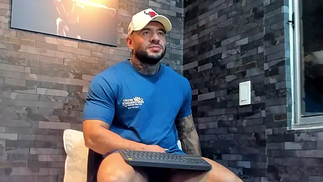 BruceDallas online show from 02-06-26, 04:06