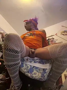 Snapshot of Mune_Raez_6 chatting on 02-21-26, 02:40 Mune Raez 6 online show from 02-21-26, 02:40