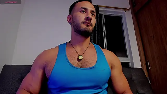 Snapshot of curt_xxx chatting on 02-10-26, 01:32 curt xxx online show from 02-10-26, 01:32