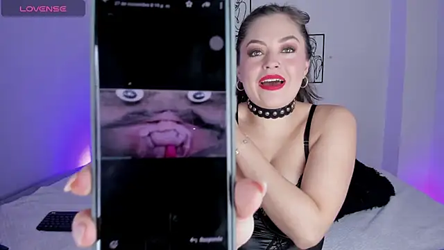 Snapshot of ale_blossom chatting on 12-10-24, 03:52 ale blossom online show from 12-10-24, 03:52