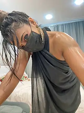 Snapshot of Monalisadon018 chatting on 12-28-24, 08:37 Monalisadon018 online show from 12-28-24, 08:37