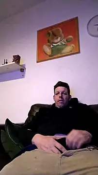 Knuffelstaaf123 online show from 02-02-26, 09:46