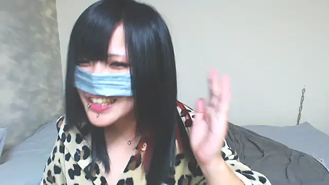 Snapshot of miyabi_room chatting on 01-01-25, 01:27 miyabi room online show from 01-01-25, 01:27