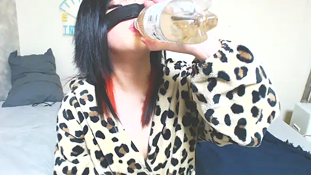 Snapshot of miyabi_room chatting on 03-05-25, 12:11 miyabi room online show from 03-05-25, 12:11