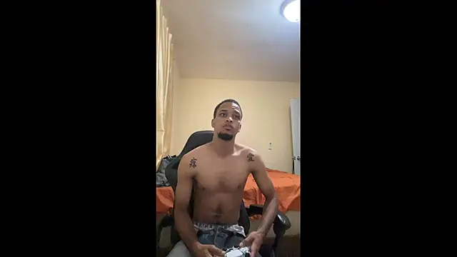 Snapshot of Zazz015 chatting on 01-15-26, 04:44 Zazz015 online show from 01-15-26, 04:44