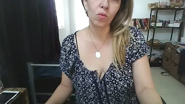 Snapshot of charlott_ponce chatting on 07-13-26, 06:22 charlott ponce online show from 07-13-26, 06:22